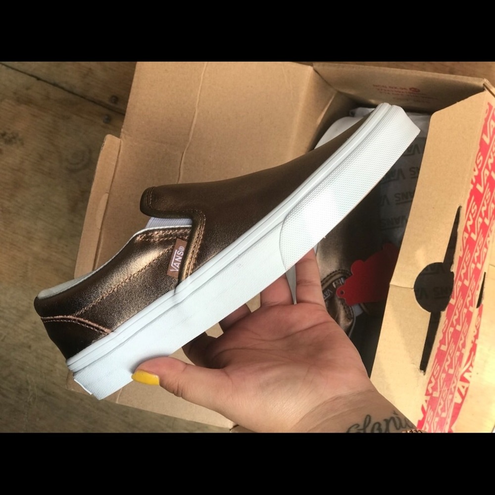 4 mens/5.5 woman’s NEW